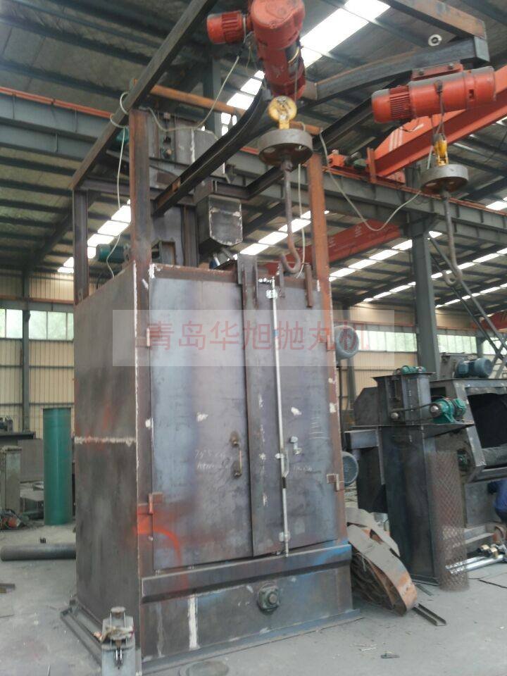 噴漆前的吊鉤式拋丸機(jī)