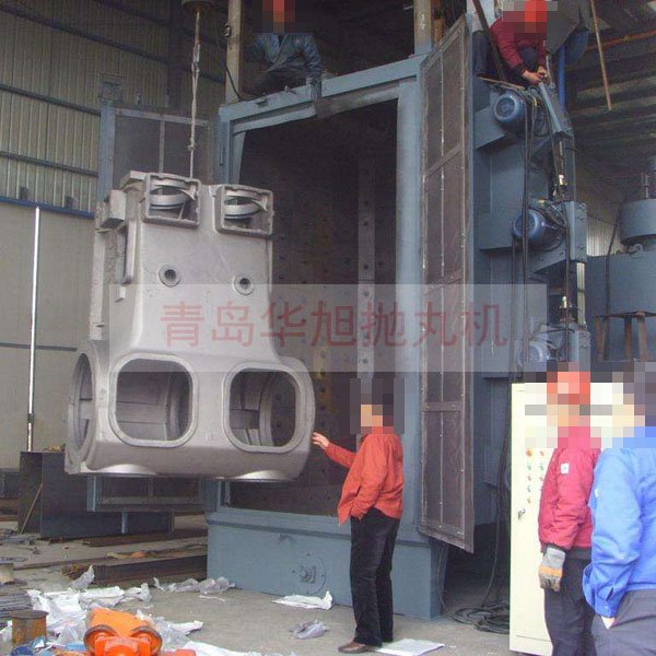 吊鉤式拋丸機(jī)清理汽車底盤(pán)